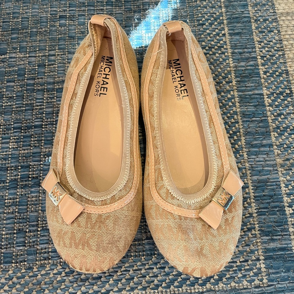 Michael Kors Beige Logo Flats